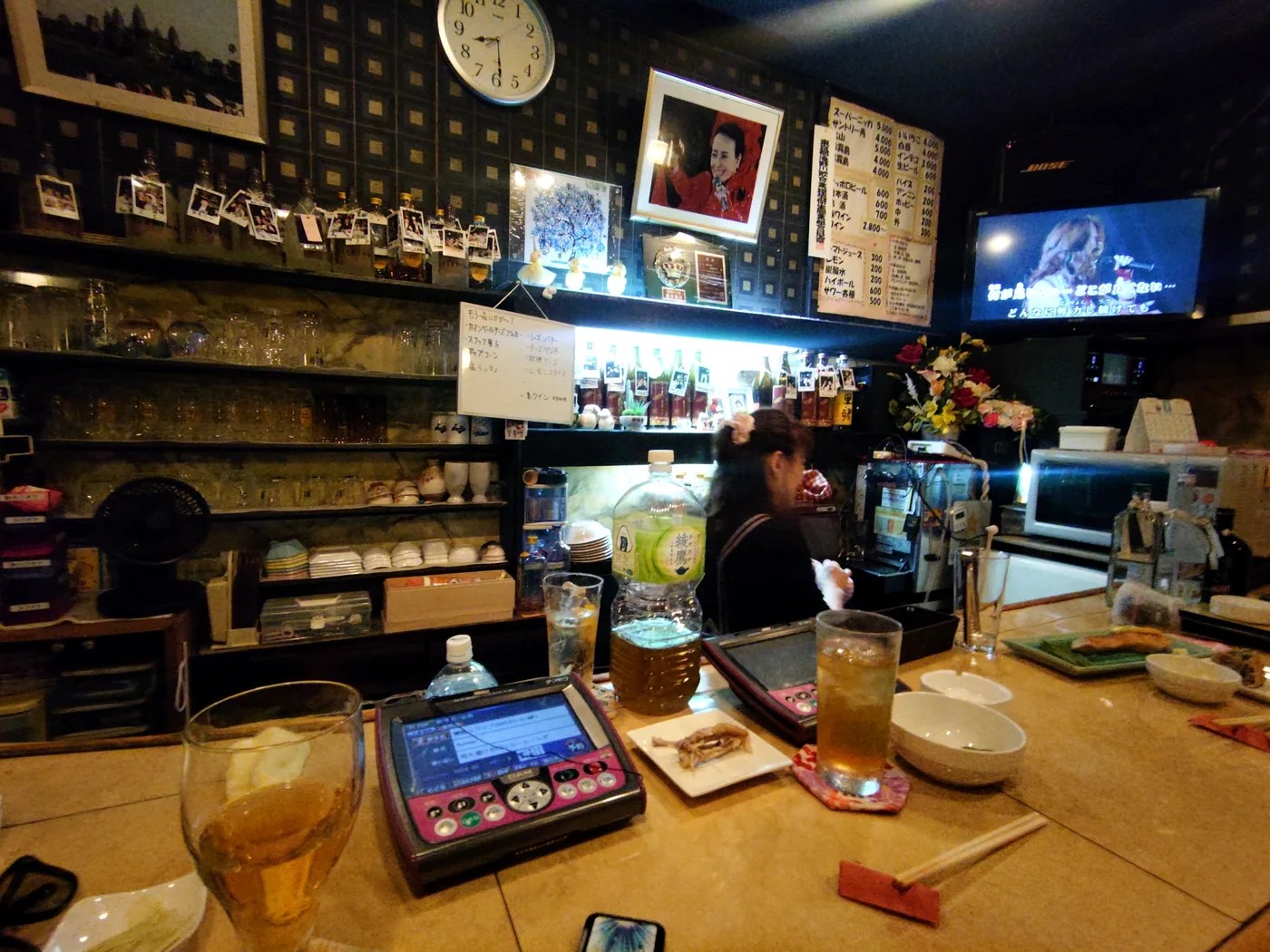 歌楽里のカラオケのある店内